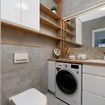 Apartmán Bright Two Bedroom In With Air Conditioning And Parking By Renters Vratislav