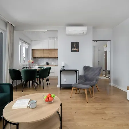 Apartmán Bright Two Bedroom In With Air Conditioning And Parking By Renters *