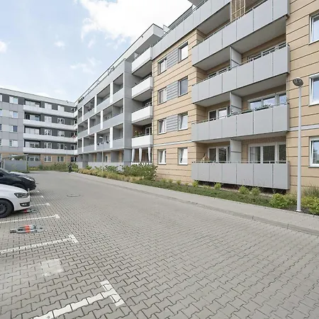 Appartamento Bright Two Bedroom In With Air Conditioning And Parking By Renters *