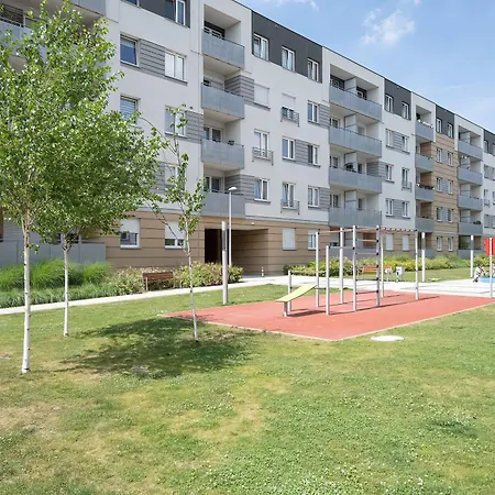 아파트 Bright Two Bedroom In With Air Conditioning And Parking By Renters *