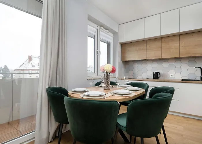 Apartament Bright Two Bedroom In With Air Conditioning And Parking By Renters *