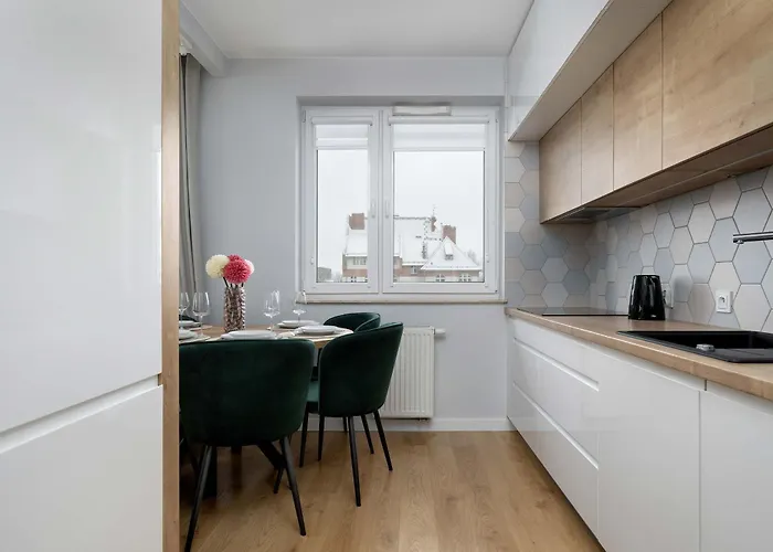 Bright Two Bedroom In With Air Conditioning And Parking By Renters * Wrocław