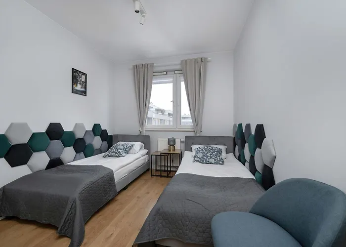 Apartament Bright Two Bedroom In With Air Conditioning And Parking By Renters *