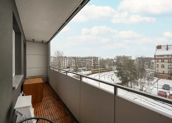 Apartment Bright Two Bedroom In With Air Conditioning And Parking By Renters *